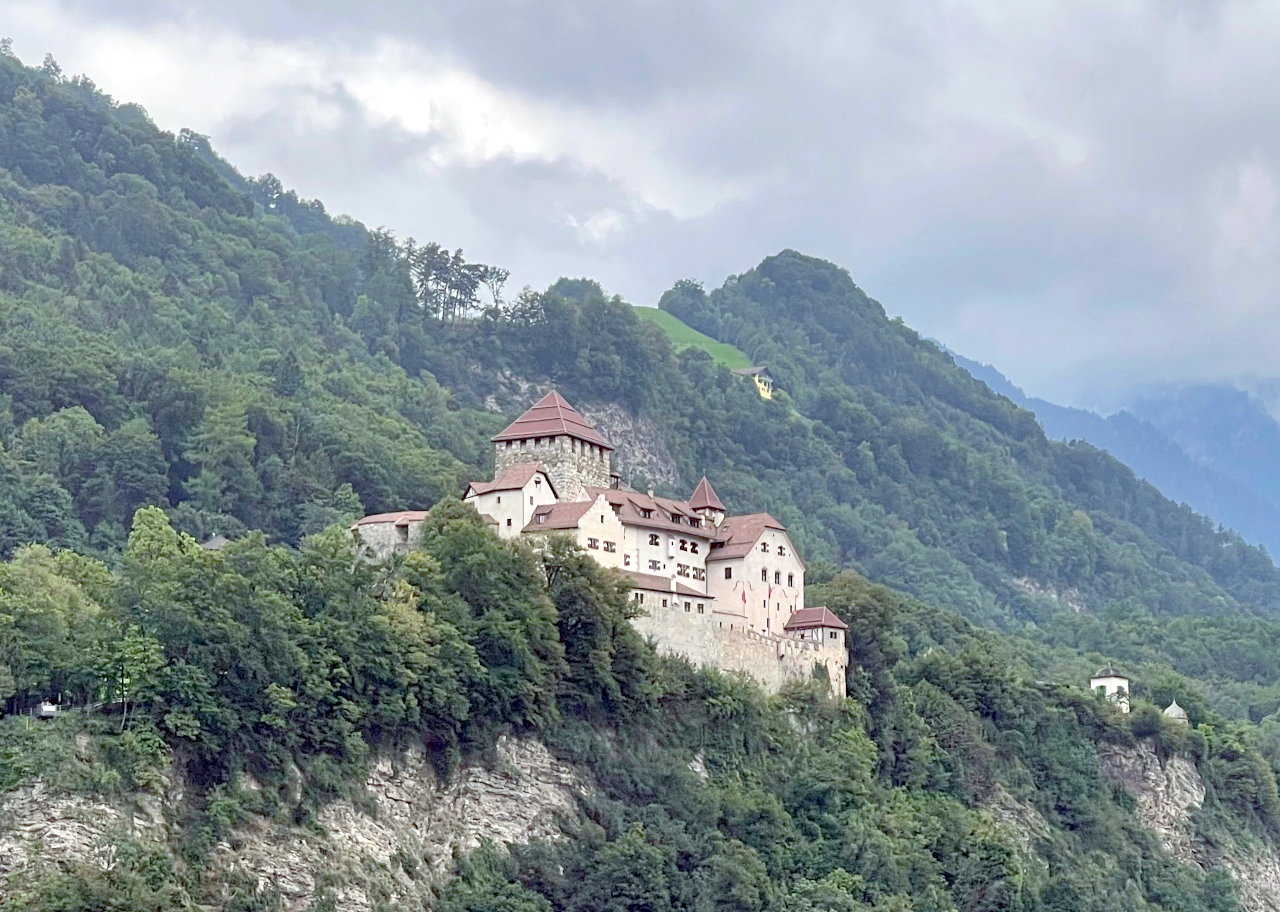 Featured image of post Zürich and Vaduz