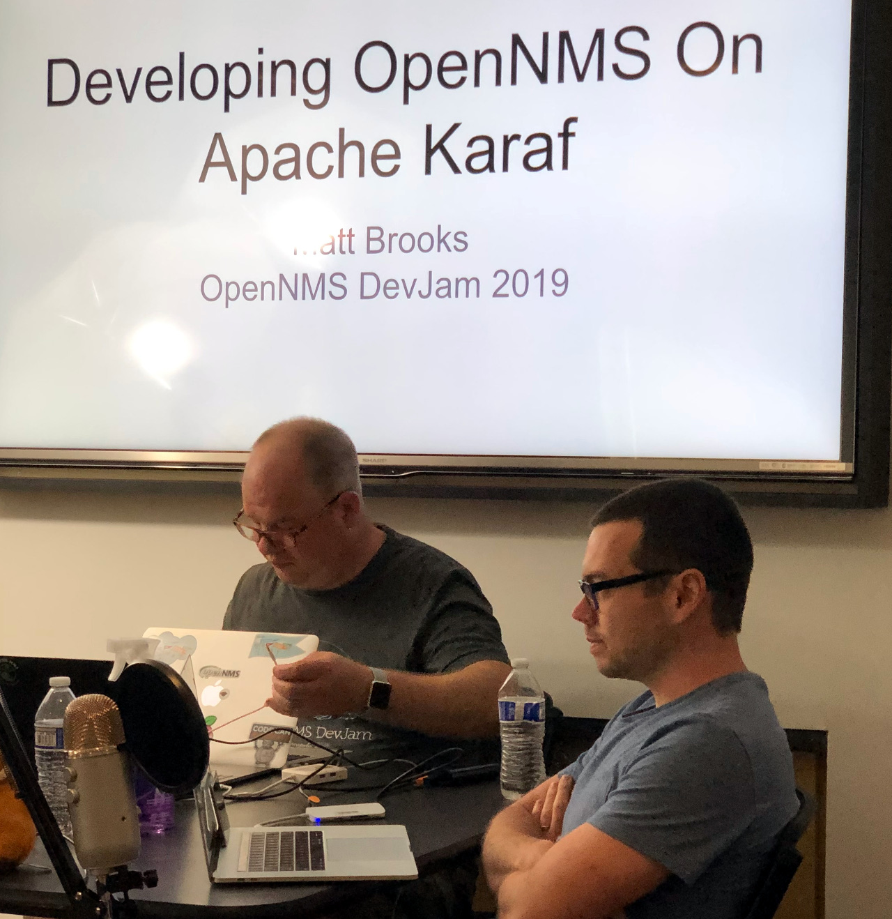 2019 Dev-Jam: Title Slide for the Karaf/OSGi talk